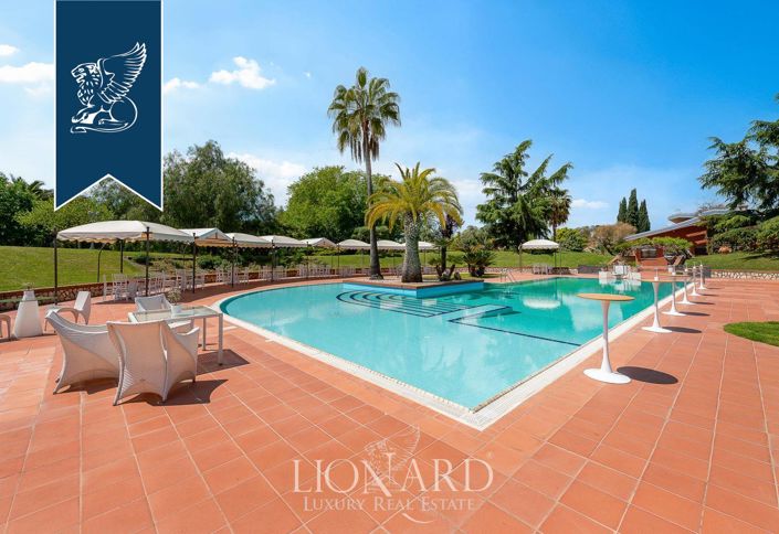 Image No.4-7 Bed Villa for sale