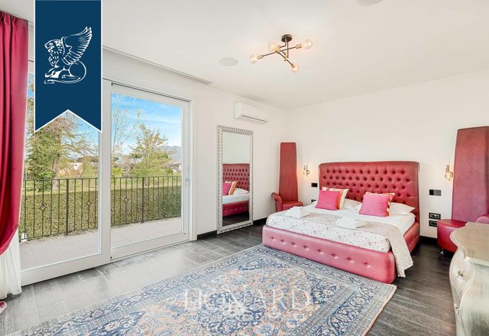 Image No.20-5 Bed Villa for sale