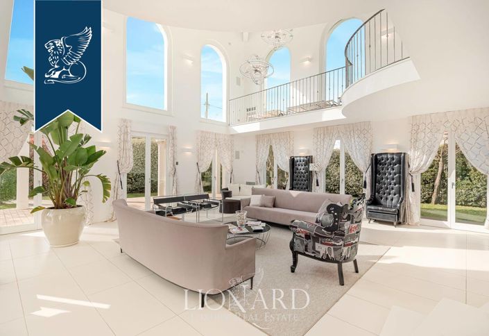 Image No.8-5 Bed Villa for sale