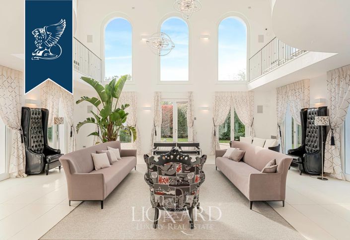 Image No.9-5 Bed Villa for sale