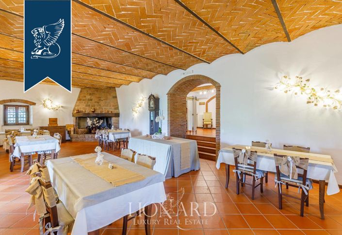 Image No.17-8 Bed Farmhouse for sale