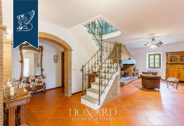 Image No.20-8 Bed Farmhouse for sale