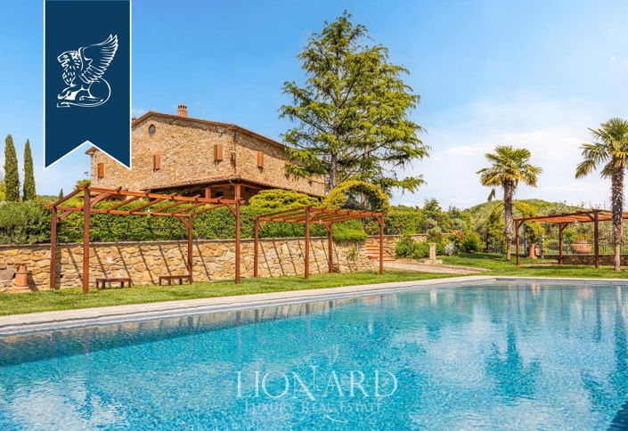 Image No.6-8 Bed Farmhouse for sale