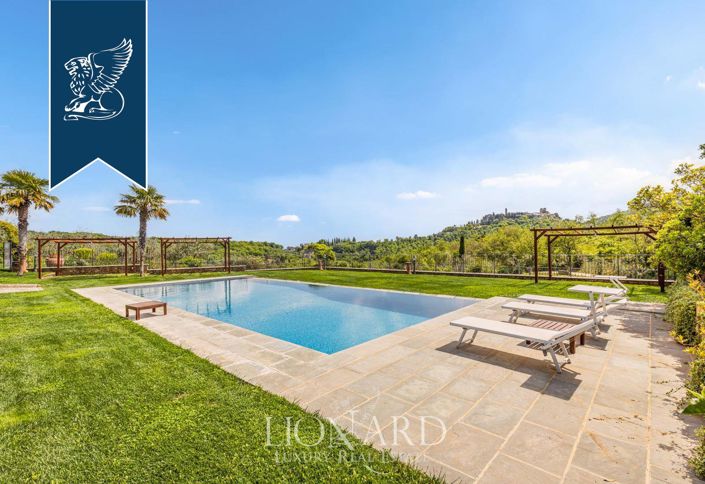 Image No.8-8 Bed Farmhouse for sale