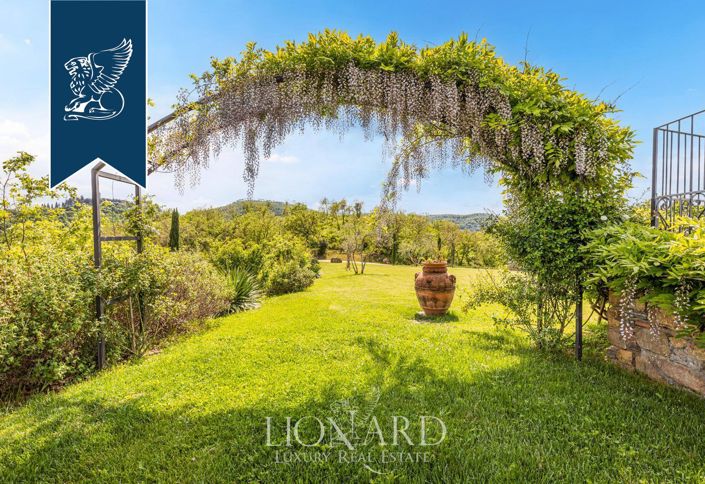 Image No.9-8 Bed Farmhouse for sale