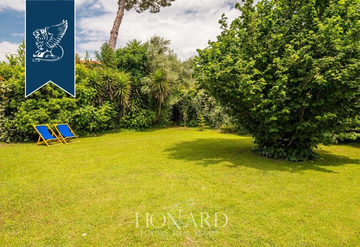 Image No.12-6 Bed Villa for sale