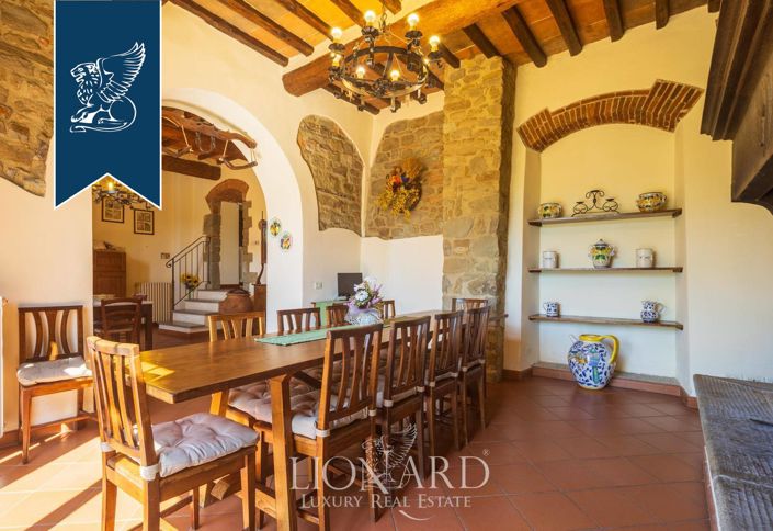 Image No.19-23 Bed Farmhouse for sale