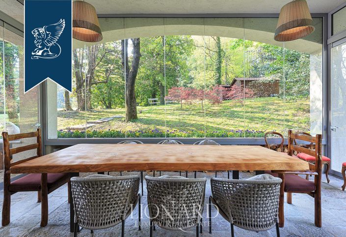 Image No.18-18 Bed Villa for sale