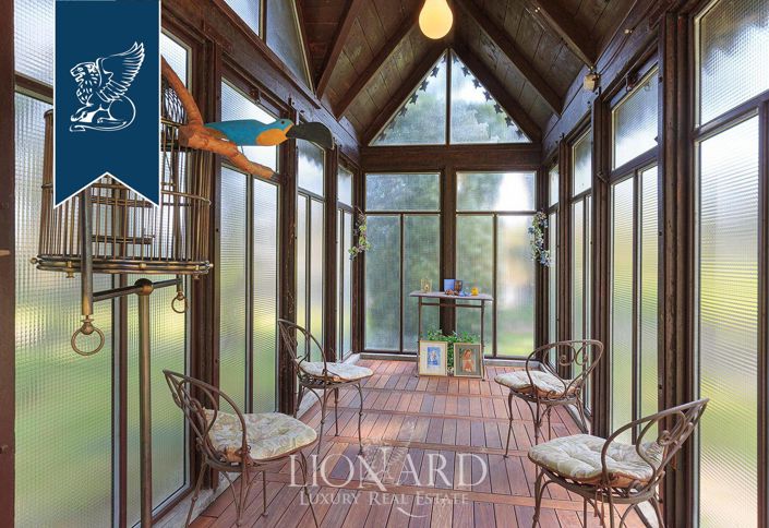 Image No.8-18 Bed Villa for sale