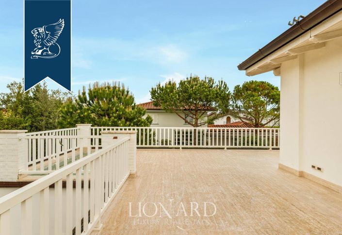 Image No.17-5 Bed Villa for sale