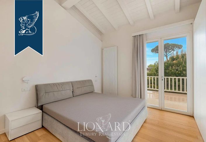 Image No.18-5 Bed Villa for sale