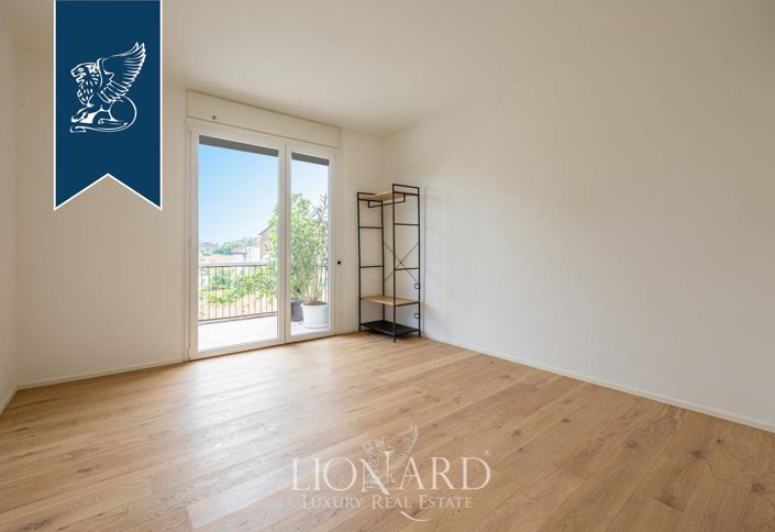 Image No.11-3 Bed Apartment for sale