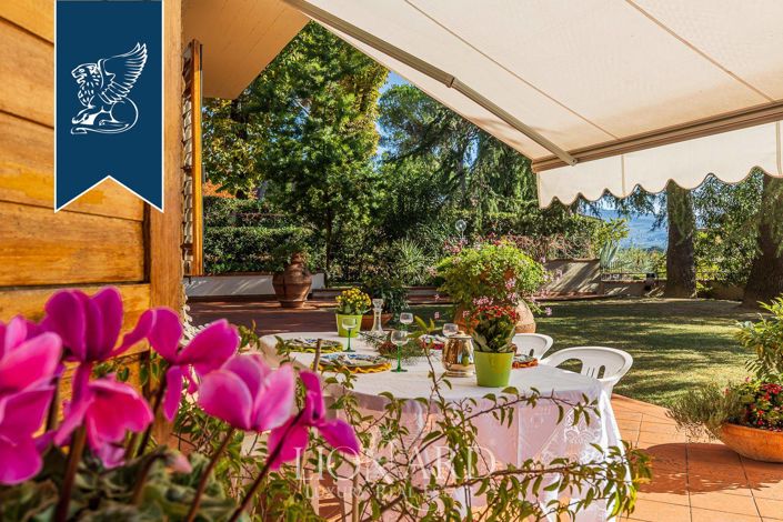 Image No.12-6 Bed Villa for sale