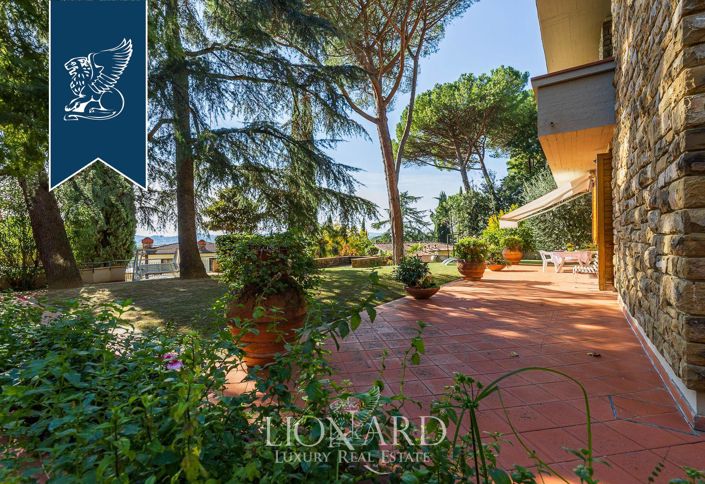 Image No.15-6 Bed Villa for sale