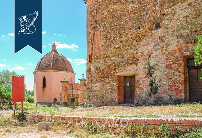 Image No.15-15 Bed Farmhouse for sale