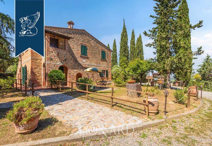 Image No.12-20 Bed Farmhouse for sale