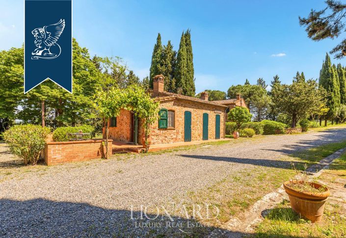 Image No.17-20 Bed Farmhouse for sale