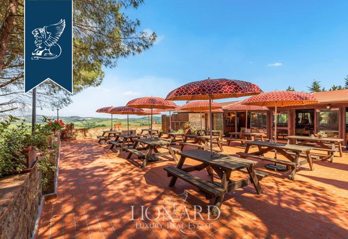 Image No.18-20 Bed Farmhouse for sale