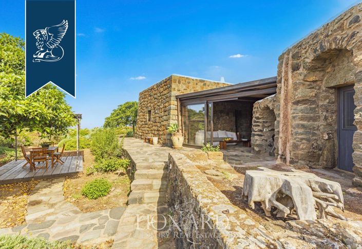 Image No.7-4 Bed Hotel for sale