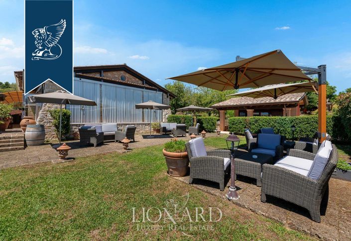 Image No.4-17 Bed Farmhouse for sale