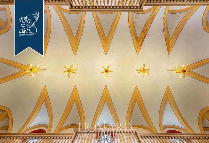 Image No.14-30 Bed Property for sale