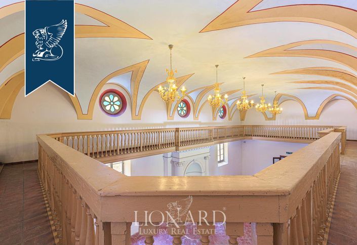 Image No.16-30 Bed Property for sale