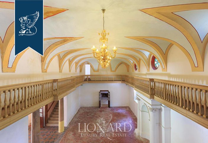 Image No.17-30 Bed Property for sale