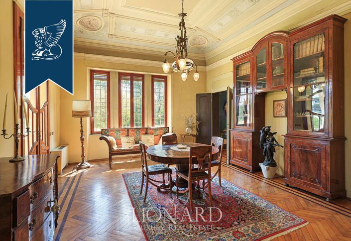 Image No.12-9 Bed Villa for sale