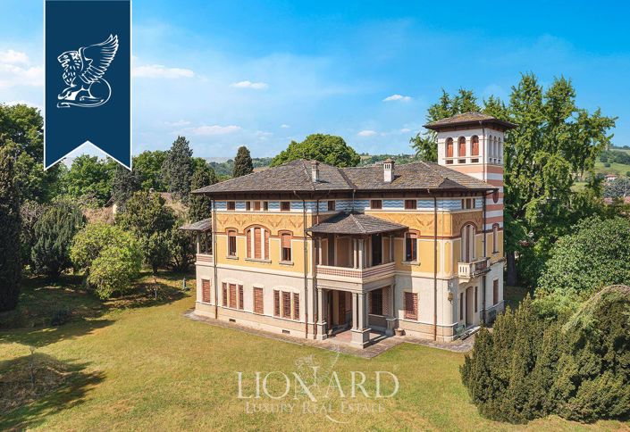 Image No.4-9 Bed Villa for sale