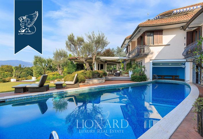 Image No.10-5 Bed Villa for sale