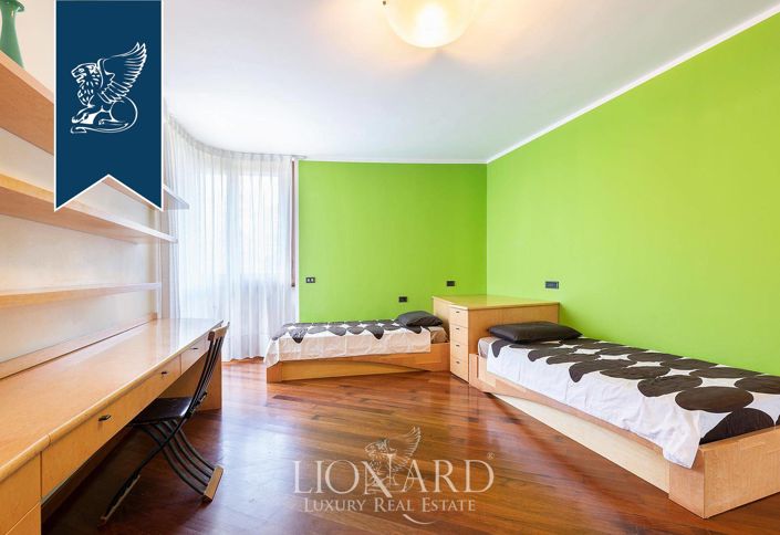 Image No.44-5 Bed Villa for sale