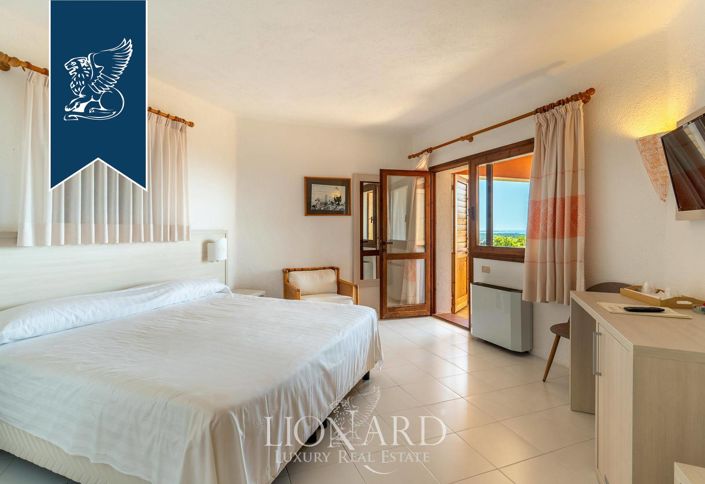 Image No.19-33 Bed Hotel for sale