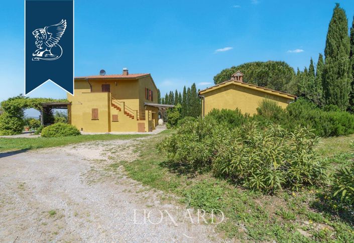 Image No.15-5 Bed Farmhouse for sale