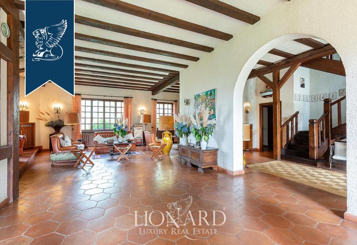 Image No.13-8 Bed Villa for sale