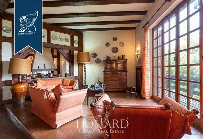 Image No.16-8 Bed Villa for sale