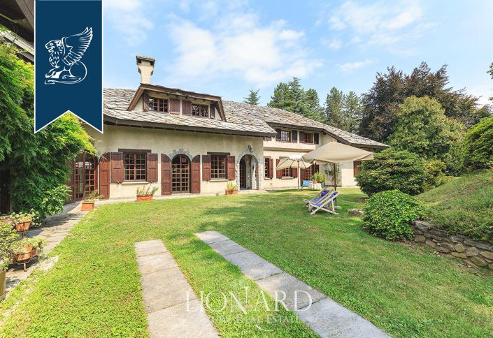 Image No.8-8 Bed Villa for sale