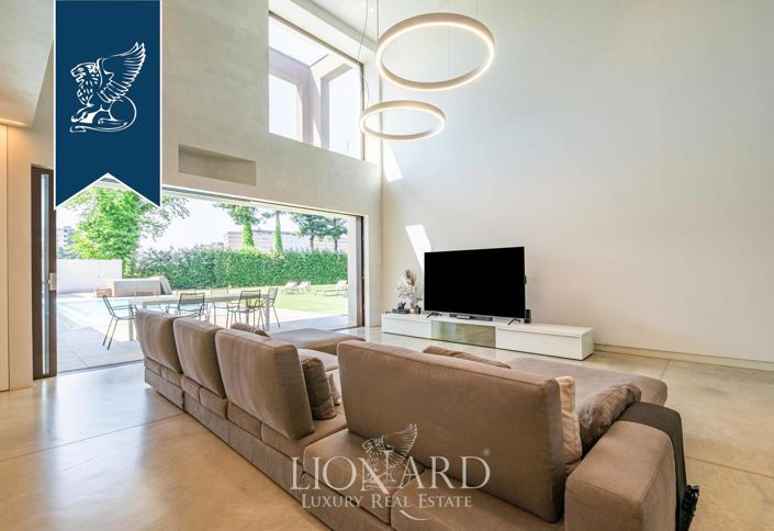 Image No.20-4 Bed Villa for sale