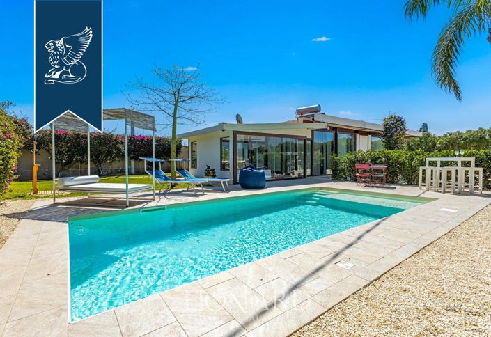 Image No.12-7 Bed Villa for sale