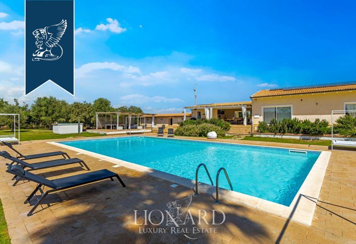 Image No.13-7 Bed Villa for sale