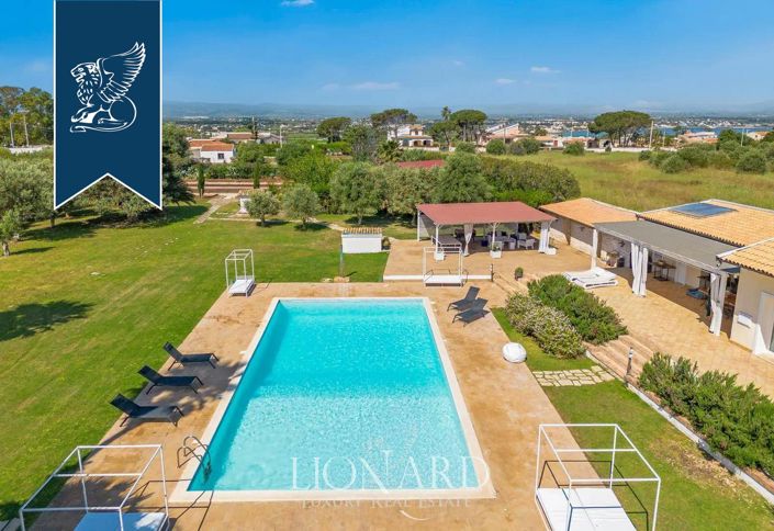 Image No.4-7 Bed Villa for sale