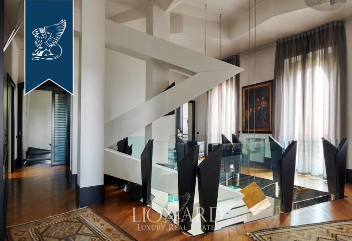 Image No.11-7 Bed Villa for sale