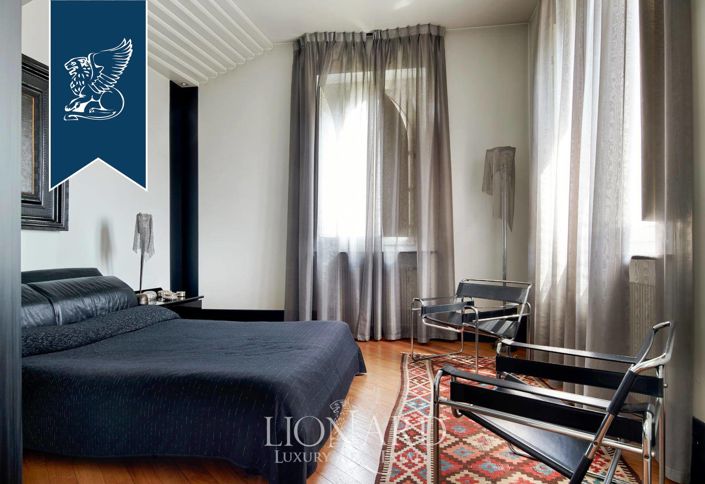 Image No.17-7 Bed Villa for sale