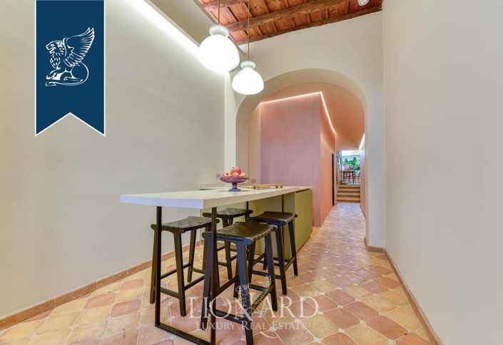 Image No.6-3 Bed Property for sale