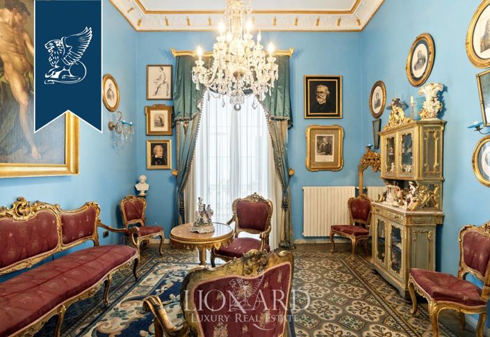 Image No.11-15 Bed Property for sale