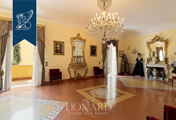 Image No.4-15 Bed Property for sale