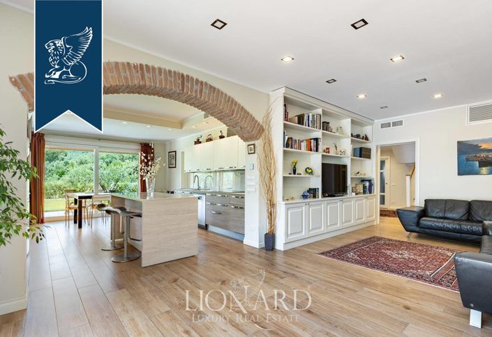 Image No.12-6 Bed Villa for sale