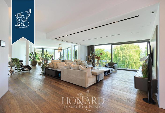 Image No.12-6 Bed Villa for sale