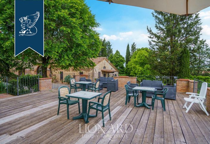 Image No.15-12 Bed Farmhouse for sale