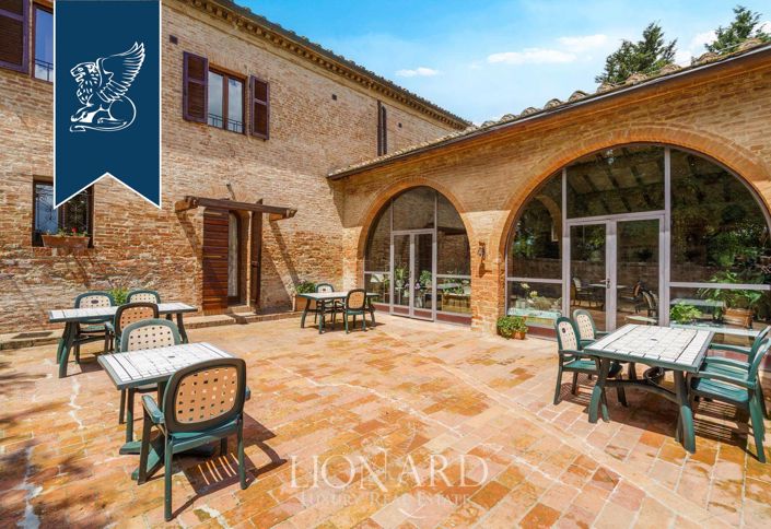 Image No.7-12 Bed Farmhouse for sale