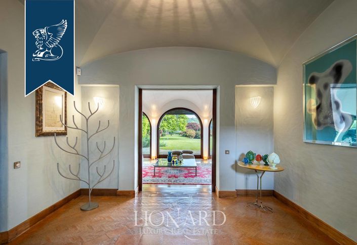 Image No.17-8 Bed Villa for sale